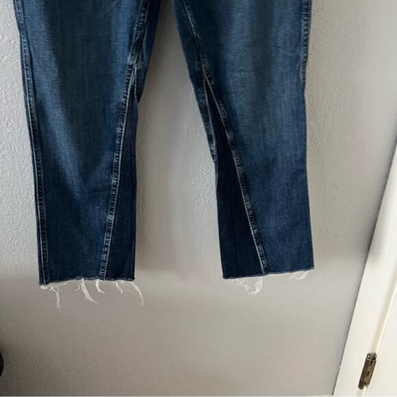 Everlane Original Cheeky Bootcut Crop Jean in Classic Blue Wash - Picture 6 of 10